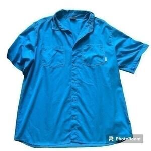 Columbia Blue casual button down light weight shirt